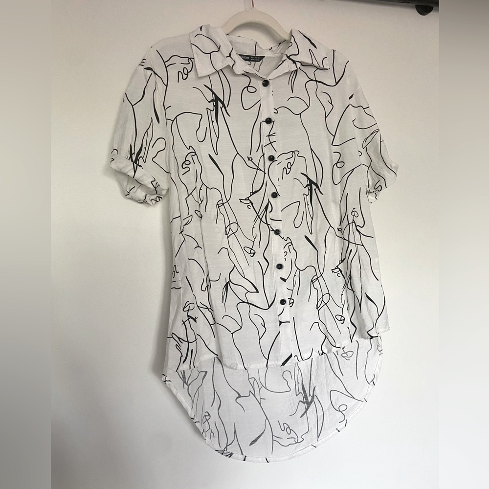 Graphic button up oversized tee with high-low hem - Picture 1 of 10